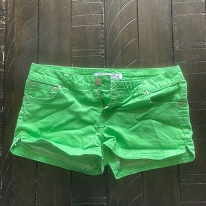 Green shorts - Size 7